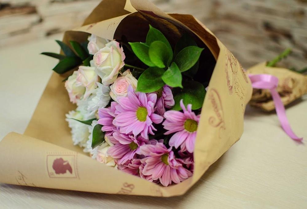 Букет цветов из: Розы и Хризантемы в Тлюстенхабль