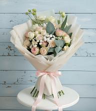 Букет цветов из:  Розы и Лизиантусы в Тлюстенхабль
