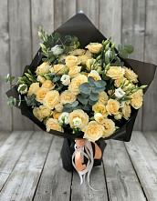 Букет цветов из:  Розы и Лизиантусы в Тлюстенхабль