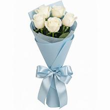 Букет 5 Белых роз Проуд в Тлюстенхабль