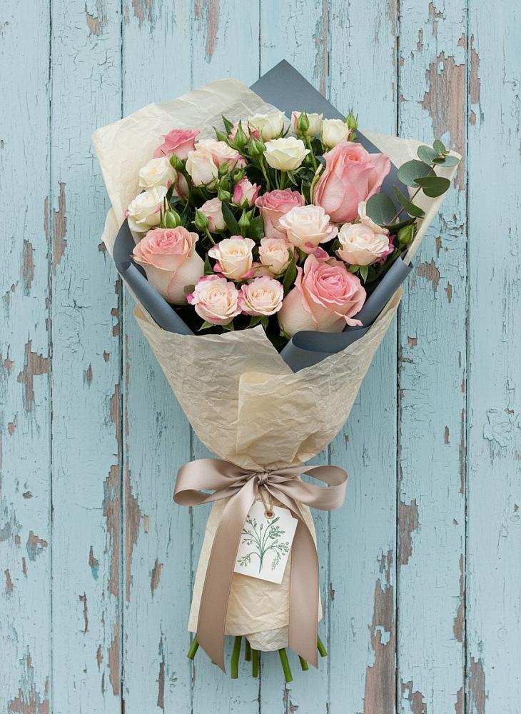 Букет цветов из: Розы в Тлюстенхабль