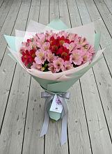 Букет цветов из:  Альстромерии в Тлюстенхабль