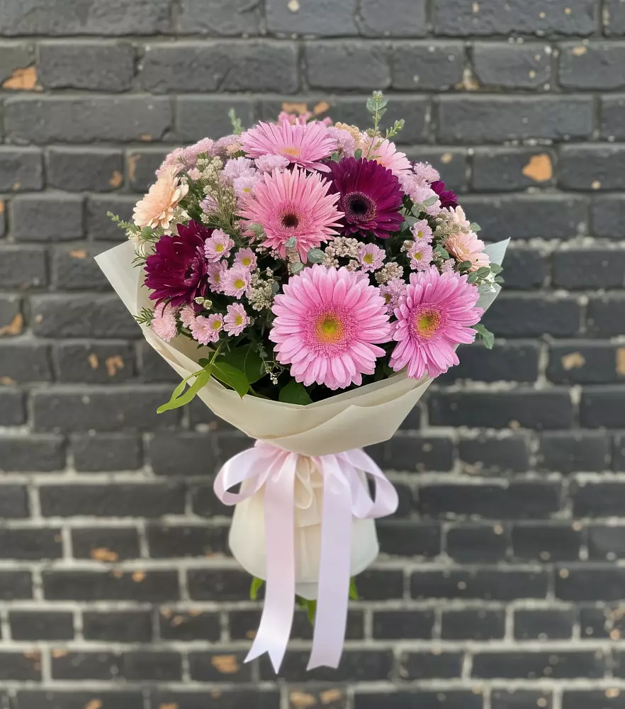 Букет цветов из: Герберы и Хризантемы в Тлюстенхабль