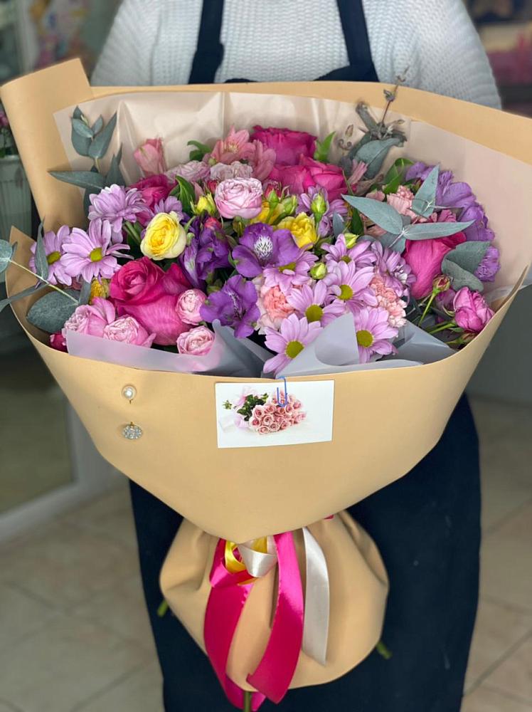 Букет цветов из: Хризантемы, Гвоздики и Альстромерии в Тлюстенхабль