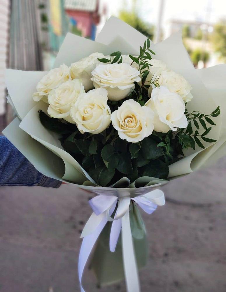 Букет Белые розы Проуд в Тлюстенхабль