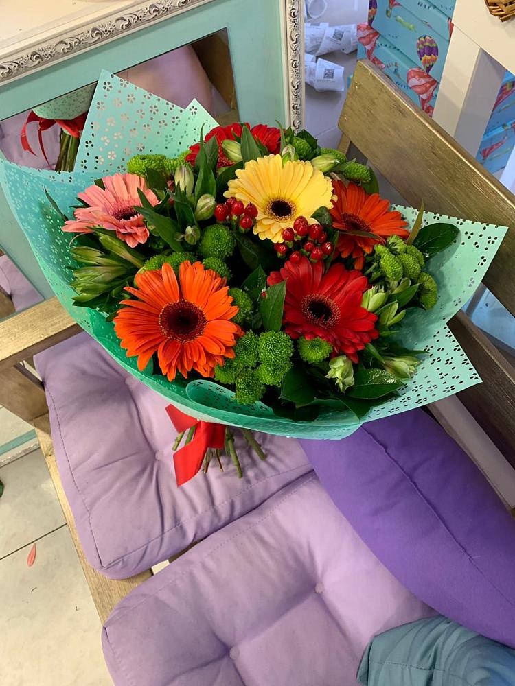 Букет цветов из: Герберы, Хризантемы и Альстромерии в Тлюстенхабль