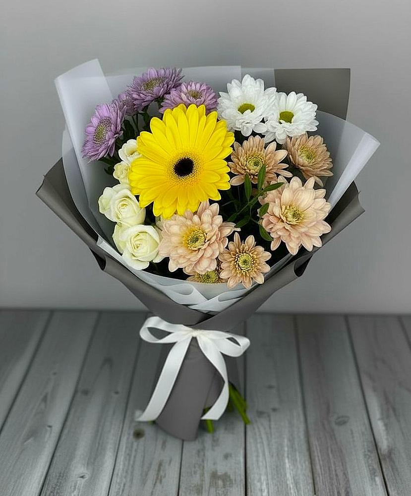 Букет цветов из: Розы, Герберы и Хризантемы в Тлюстенхабль