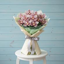 Букет цветов из:  Орхидеи и Розы в Тлюстенхабль