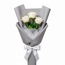 Букет 3 белые розы в Тлюстенхабль