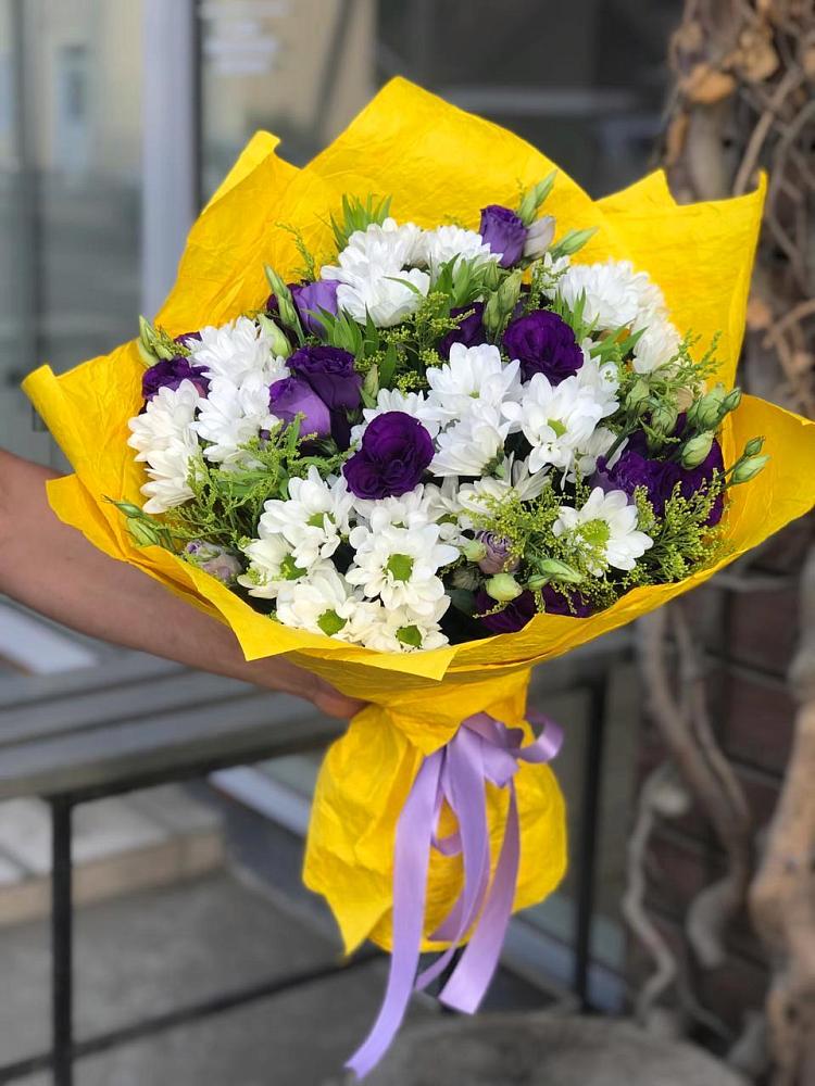 Букет цветов из: Ирисы, Хризантемы и Ромашки в Тлюстенхабль