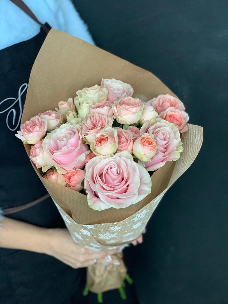 Букет цветов из: Хризантемы и Розы в Тлюстенхабль