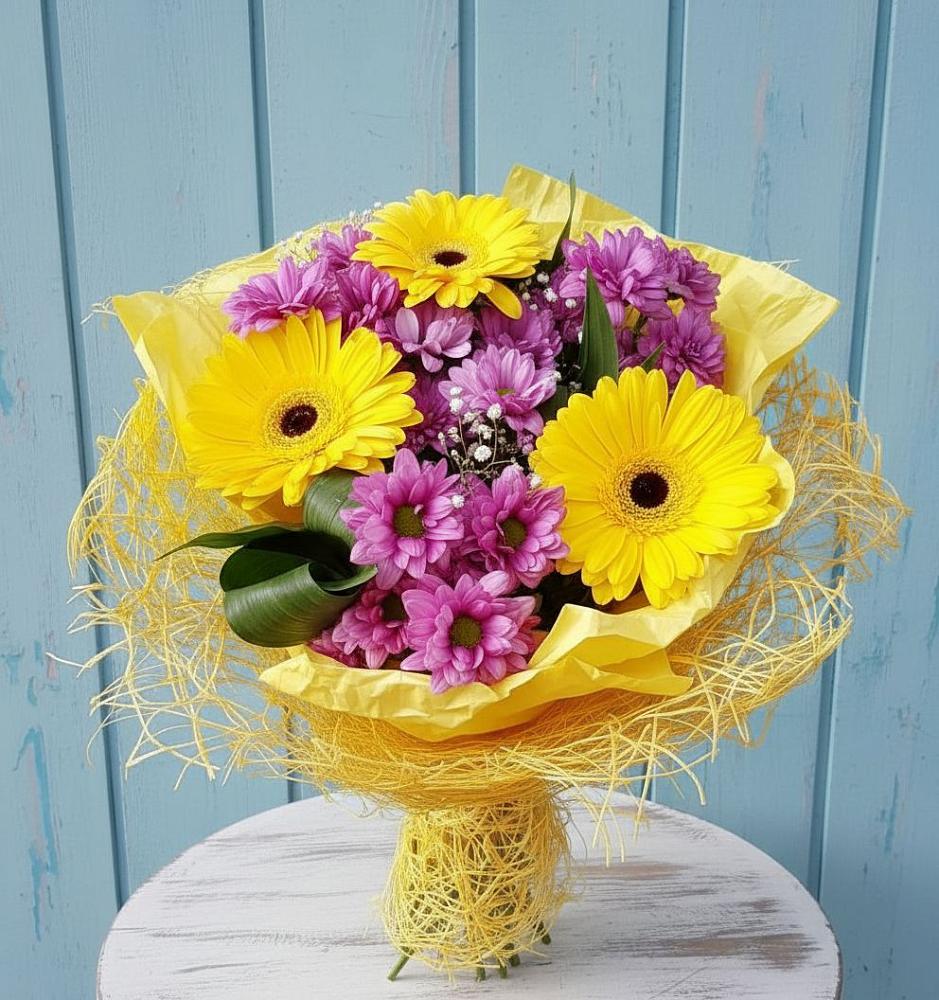 Букет цветов из: Хризантемы и Герберы в Тлюстенхабль