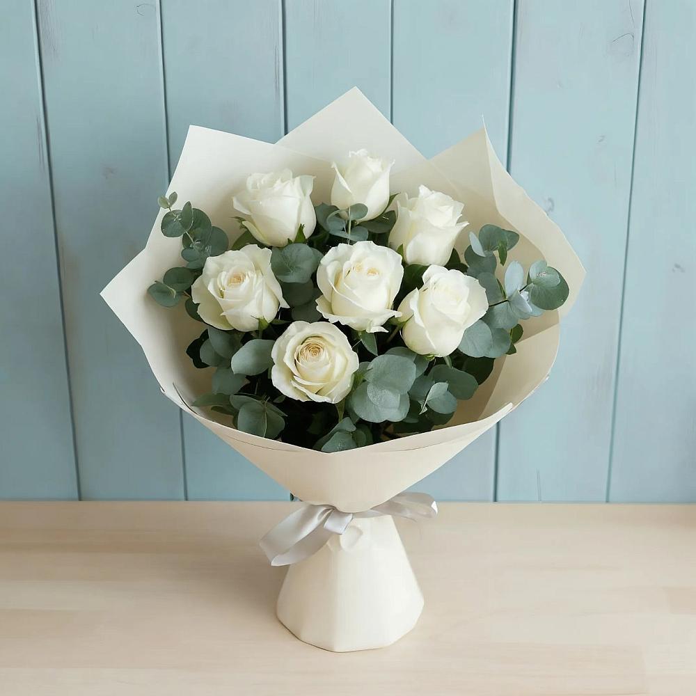 Букет Белые розы в Эвкалипте в Тлюстенхабль