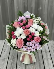 Букет цветов из:  Альстромерии, Гвоздики, Розы и Хризантемы в Тлюстенхабль