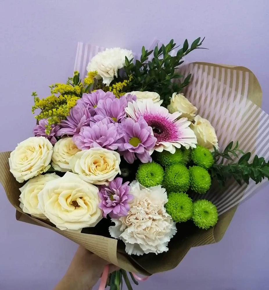 Букет цветов из: Хризантемы, Розы, Гвоздики и Герберы в Тлюстенхабль