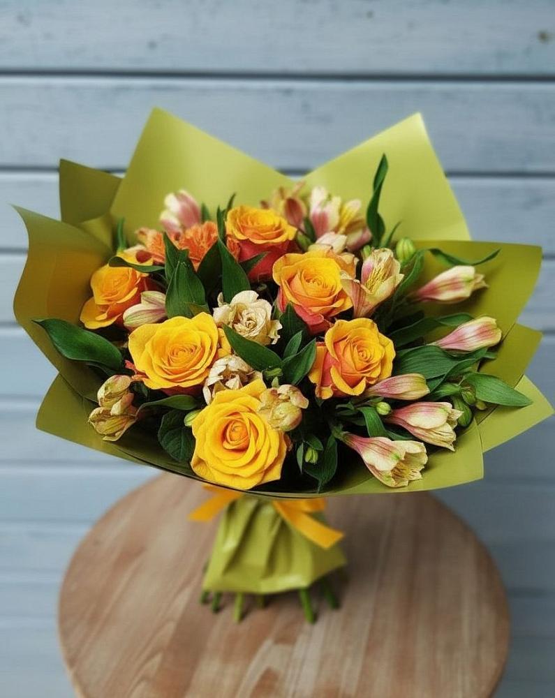 Букет цветов из: Альстромерии и Розы в Тлюстенхабль