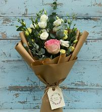 Букет цветов из:  Розы и Лизиантусы в Тлюстенхабль