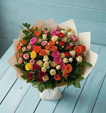 Букет Микс из разноцветных кустовых роз в Тлюстенхабль