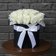 Цветочная композиция из Розы в шляпной коробке в Тлюстенхабль